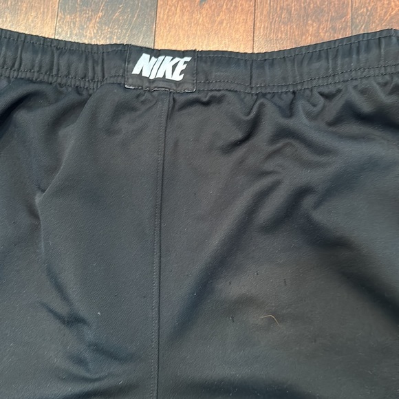 Nike Men’s Black Athletic Dri-Fit Shorts - Picture 3 of 8
